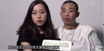 吃瓜遇到女朋友视频,吃瓜偶遇女友，甜蜜互动引网友热议